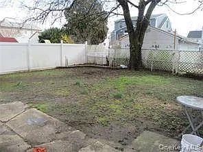 323 Peninsula Blvd — Photo 2