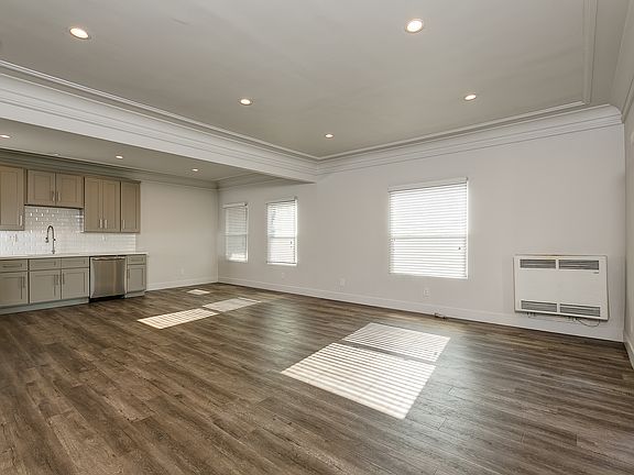 4th image of 1558 6th Ave #1558