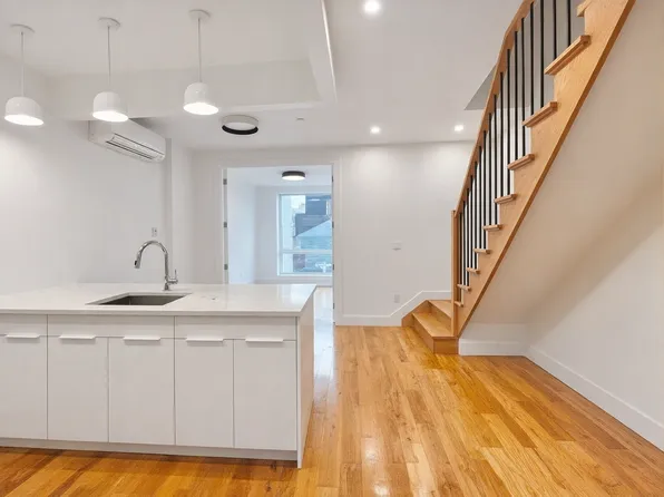 3405 Farragut Road image 1 of 11