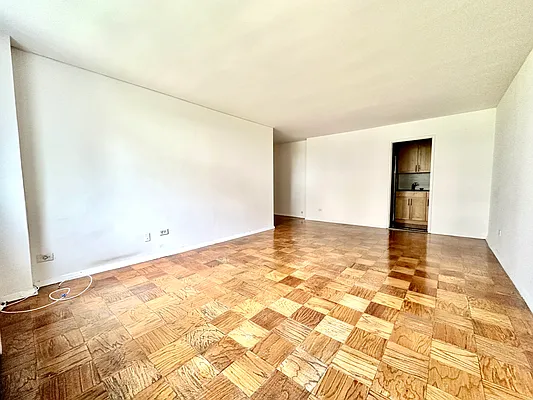 Rented by Addison Property Group | media 7