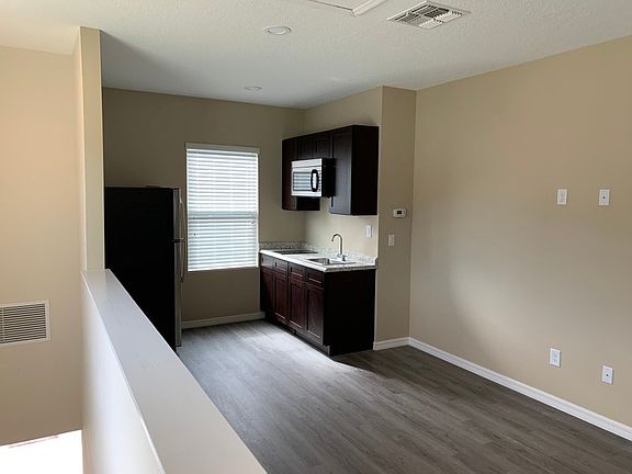 3rd image of 8907 Frodsham Way #B