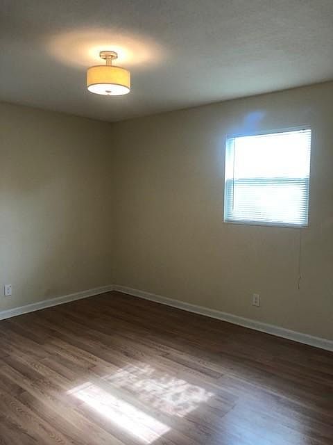 2nd image of 4707 W Fairview Hts