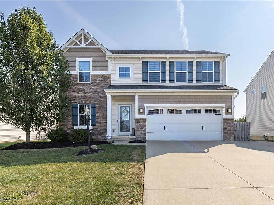 1st image of 977 Overton Dr