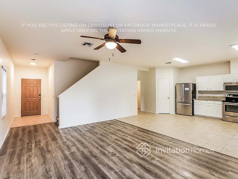 7031 W Lincoln St — Photo 2