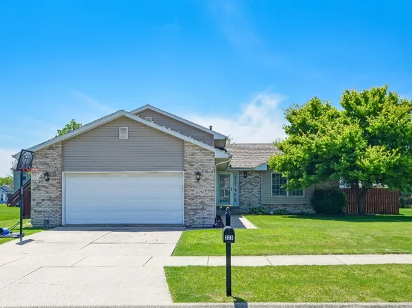 329 Pheasant Run Dr, Hobart, IN 46342