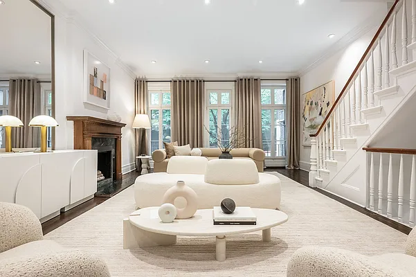 Sold by Compass | media 18