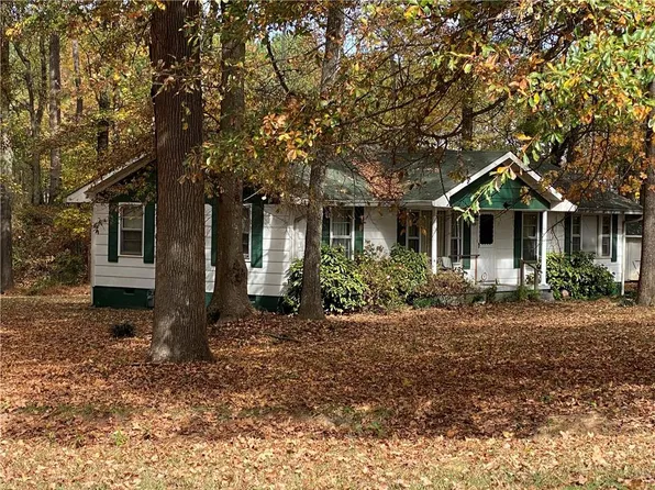 1638 Burks Dr, Lake City, GA 30260