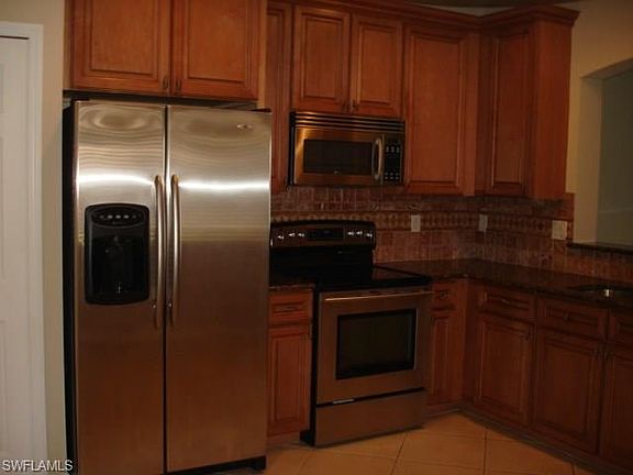 4th image of 9532 Roundstone Cir