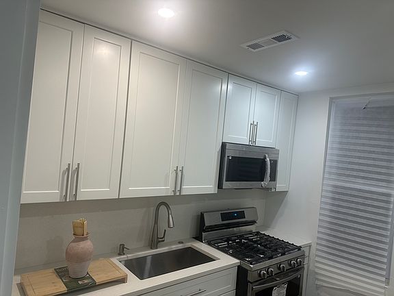 5th image of 233 14th St NE
