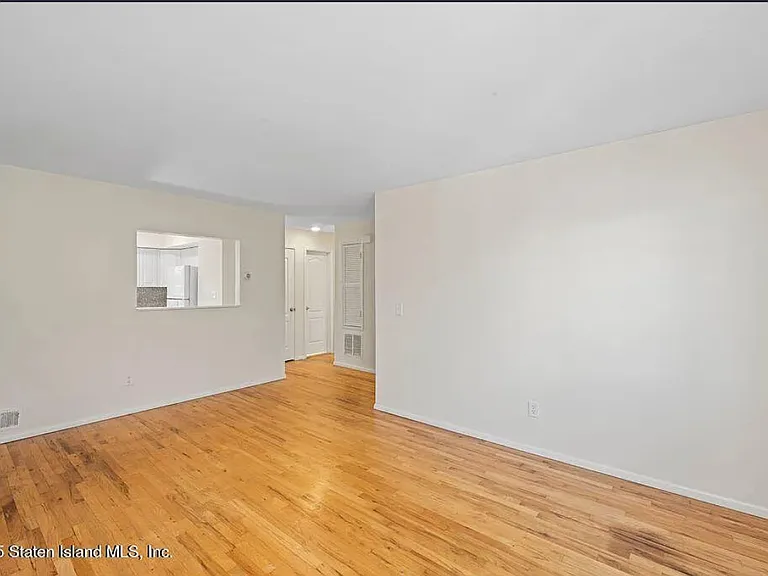220 Ogorman Ave — Photo 1