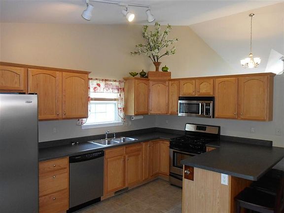 3rd image of 9 Browning Ln