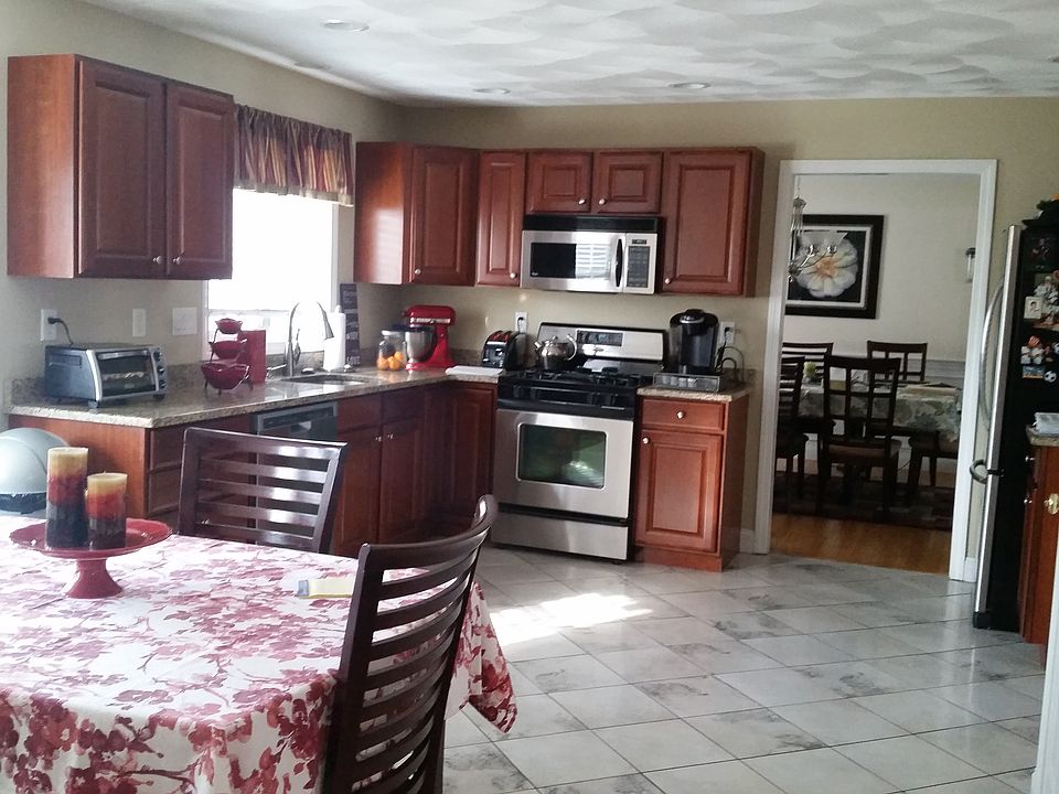 2nd image of 266 Oakland Ave