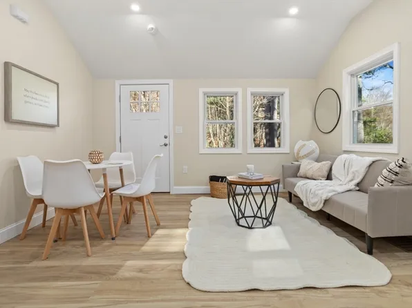 44 Dudley Rd, Berlin, MA 01503