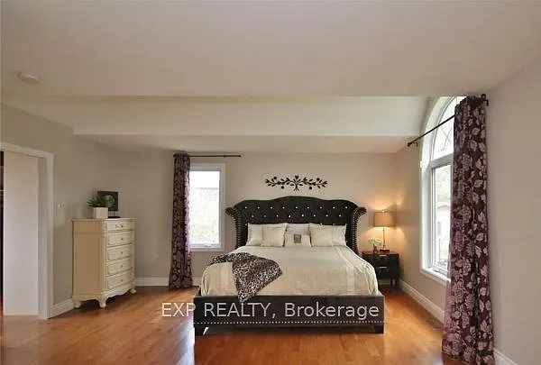 1326 Fontenay Cres — Photo 15
