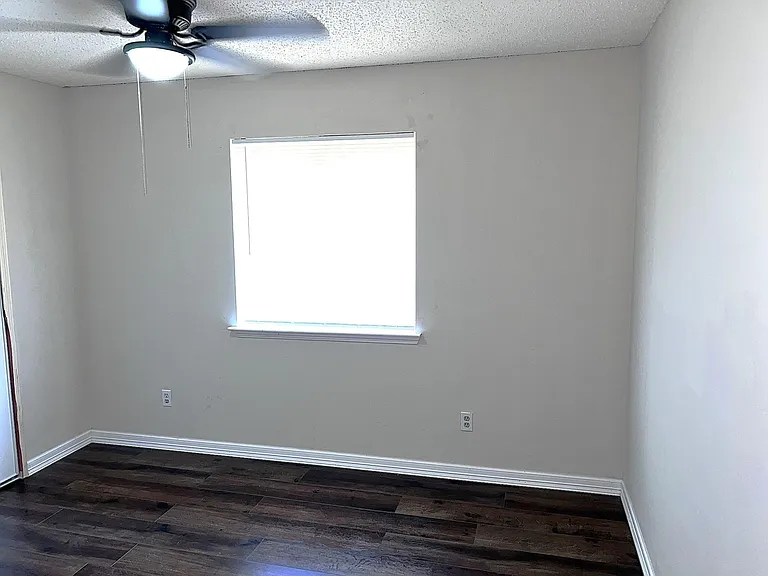 15811 Beechnut St — Photo 15