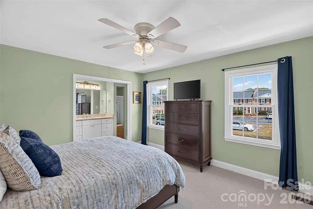 3 bed, 1536 sqft, $1,990 — Photo 3