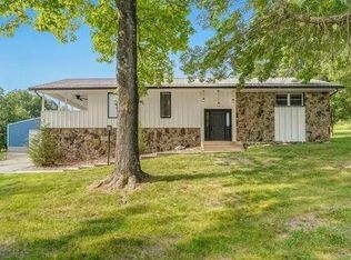 320 W Hubble Dr, Marshfield, MO 65706