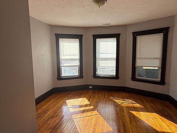 2nd image of 47 Arlington St APT 3