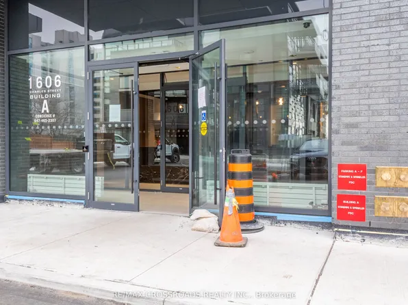 1606 Charles St #205, Whitby, ON L1N 0P1