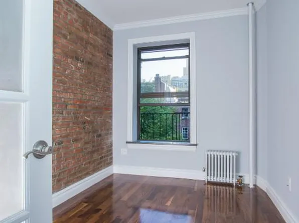 350 West 21st Street image 1 of 5