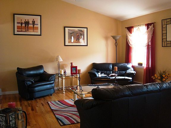 3rd image of 14 Berwick Ave