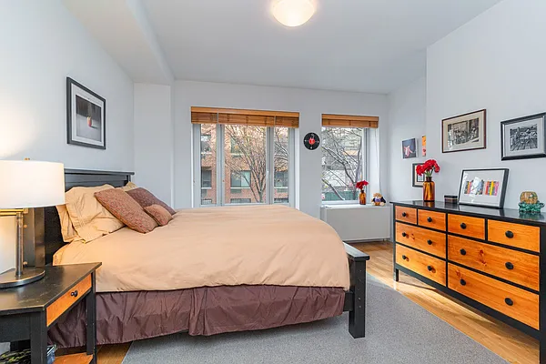 Sold by Maxwell Jacobs | media 3
