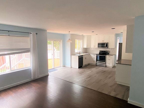 5th image of 7415 Morning View Ave NE