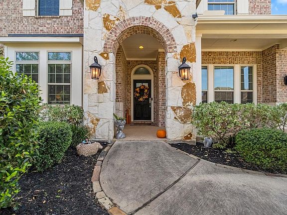 4th image of 12815 Arlington Meadows Lane