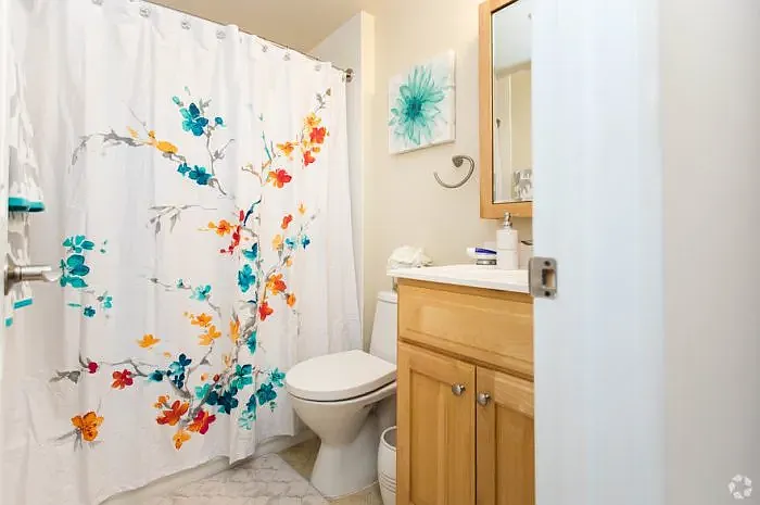 Round Hill Apartments of Chevy Chase — Photo 15