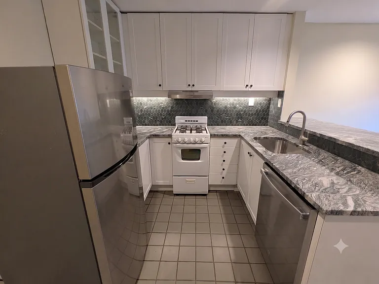2033 E Pratt St #B — Photo 5