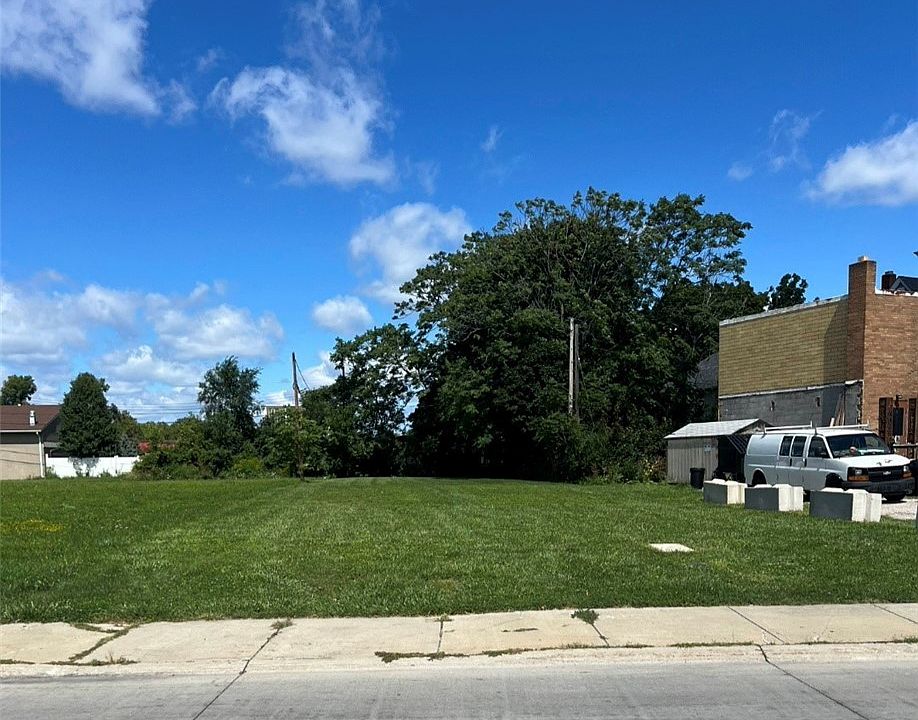 1st image of 500 W 6th St