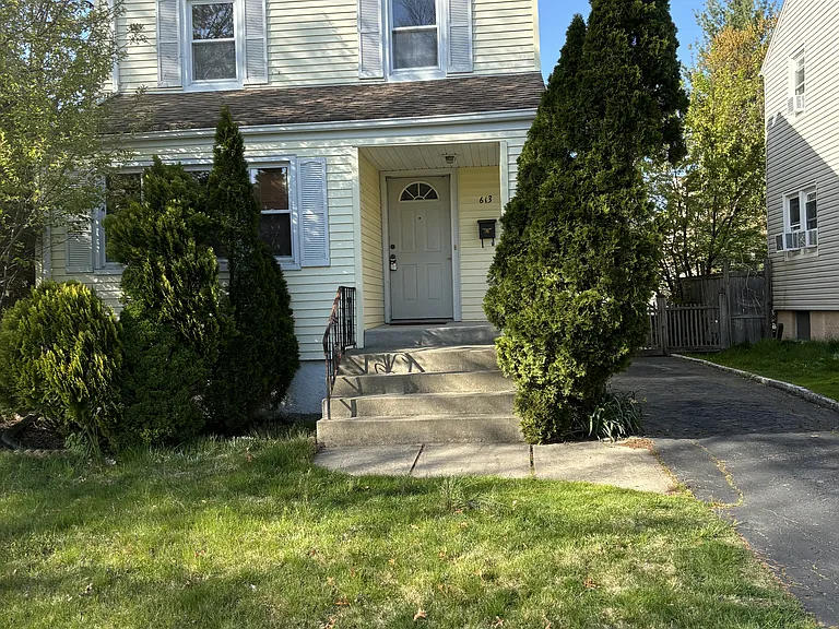 613 Martense Ave — Photo 26
