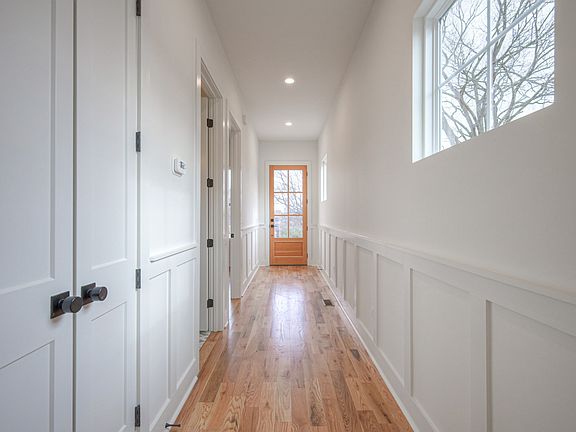 2nd image of 2319B Foster Ave