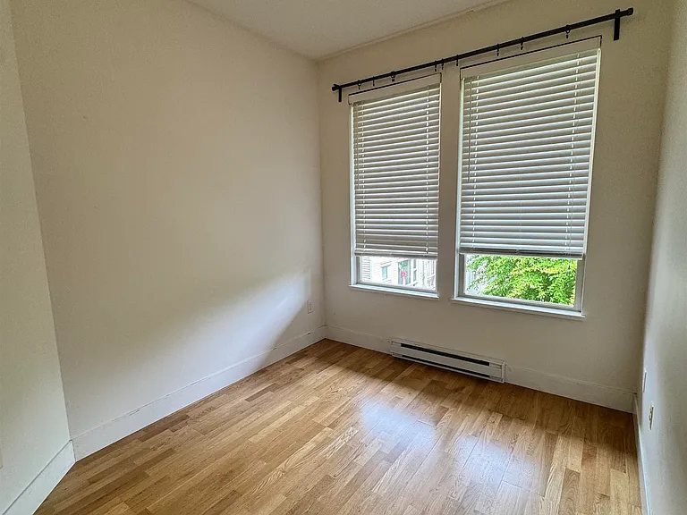 2338 Western Pkwy #401 — Photo 4