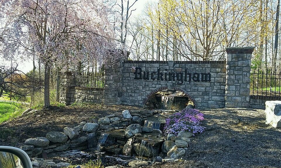 Buckingham Entry