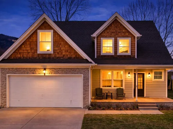 157 Willow Creek Dr, Soddy Daisy, TN 37379