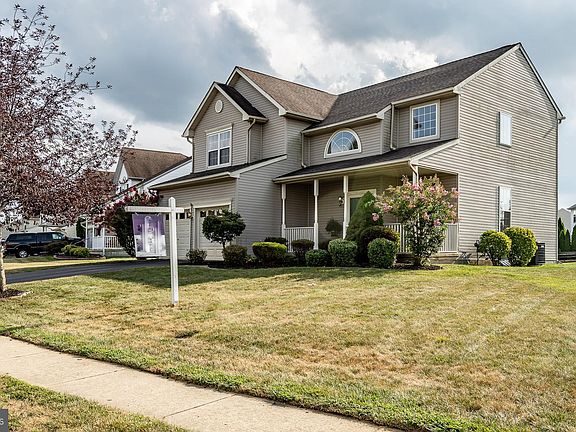 3rd image of 4 Forsythia Ln