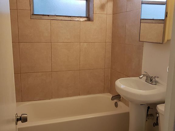 4th image of 345 NE 80th Ter #137