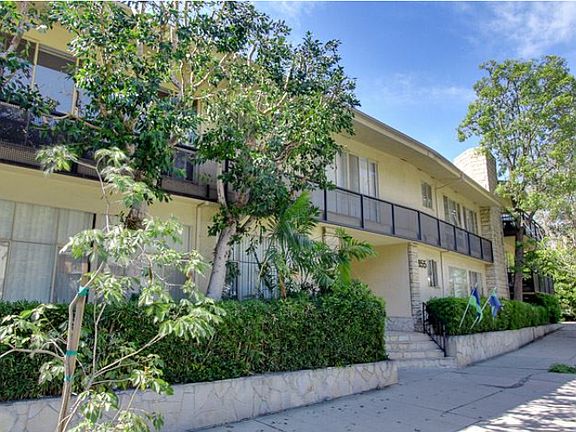 2nd image of 855 Moraga Dr APT 6