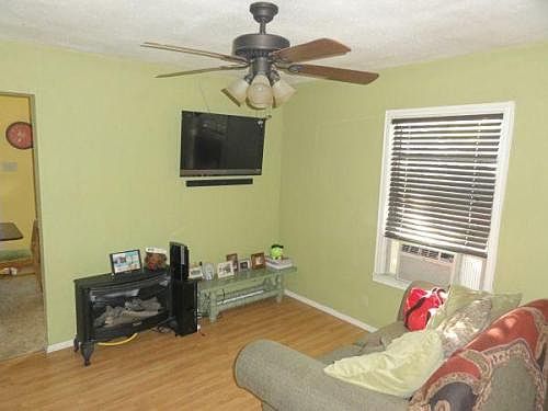 4th image of 410 Walton Ave