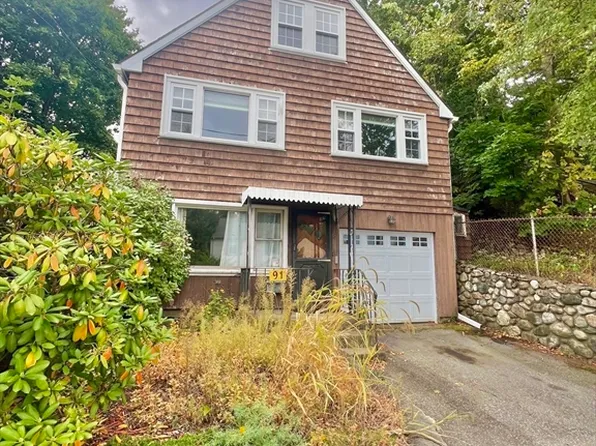 91 Saunders St, Medford, MA 02155