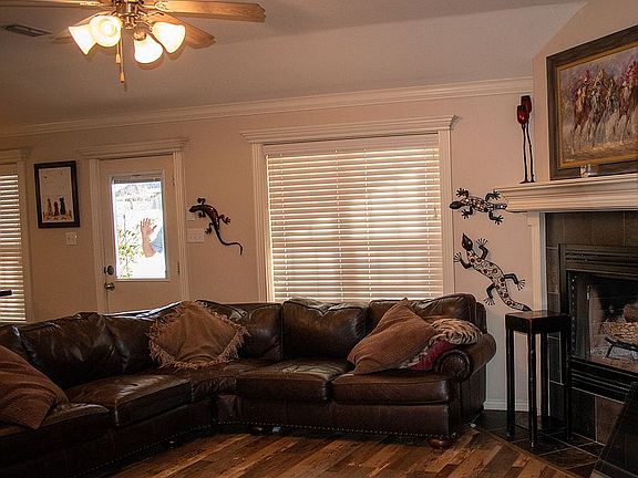 3rd image of 393 Miss Ellie Ln