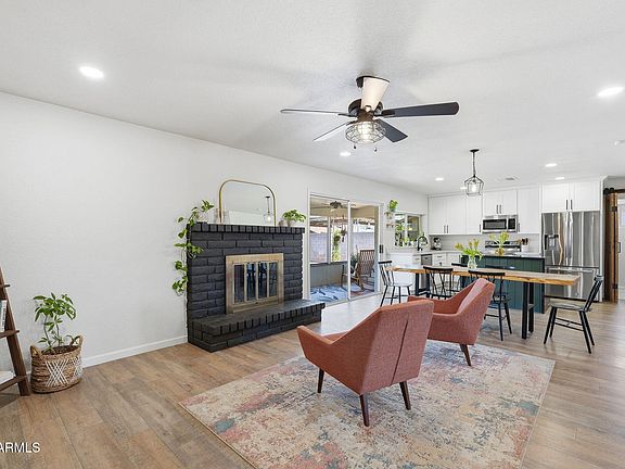 5th image of 1016 E Hampton Avenue