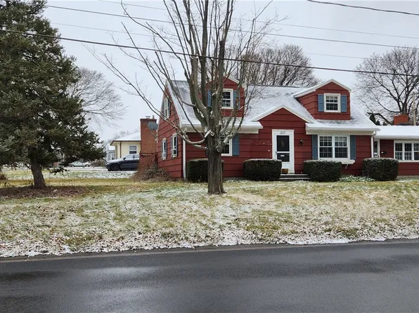 207 Sierra Dr, Rochester, NY 14616