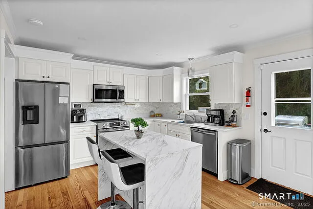 292 Marshall Ln — Photo 4