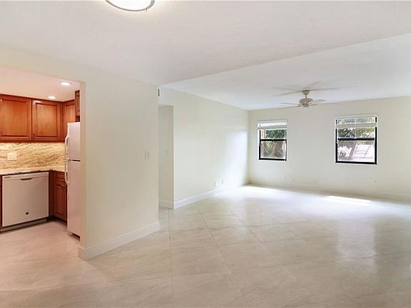 3rd image of 4620 Bougainvilla Dr APT 4