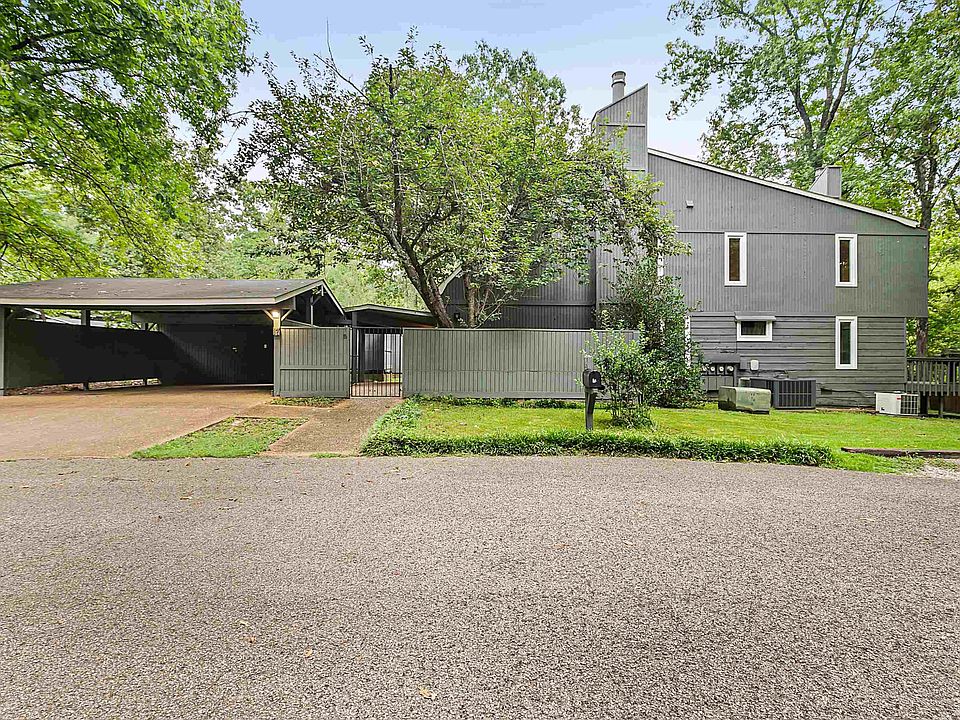 1st image of 1104 N Pkwy #17