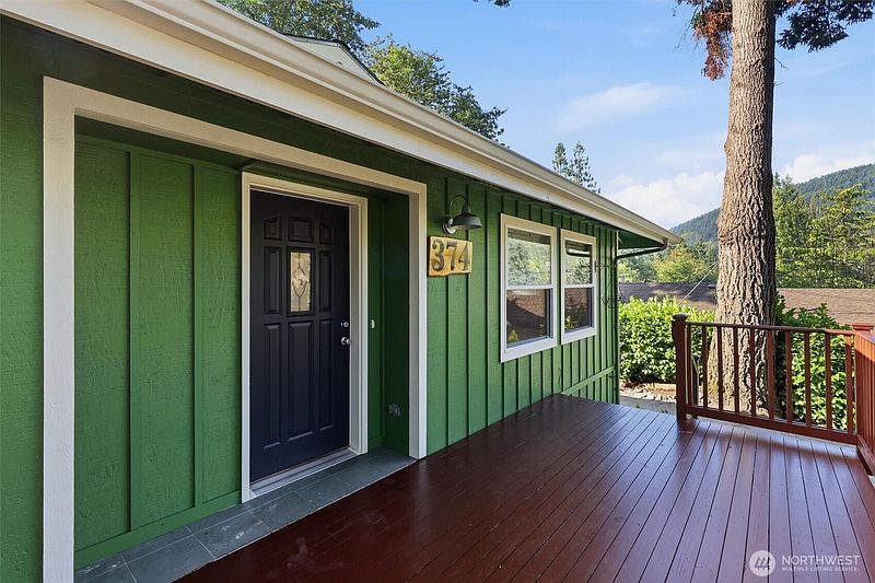 3rd image of 374 Echo Lane