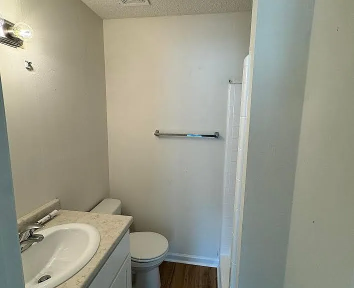upstairs bath and tile shower