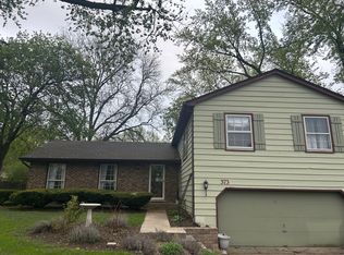 27W373 Aspen Ct, Winfield, IL 60190